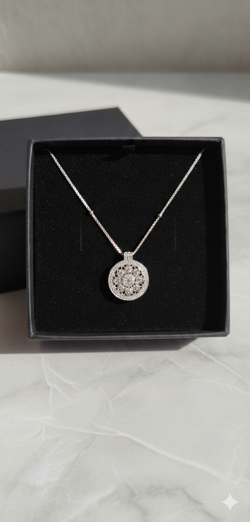Silver neck chain - circle flower